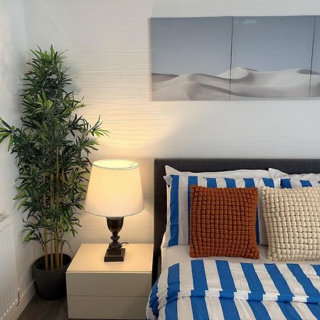 Luxury Rooms - Pick A Room - Free Parking & Kitchen Access, Near Etihad Stadium, The Coop Live & Piccadilly Station, Manchester Exterior photo