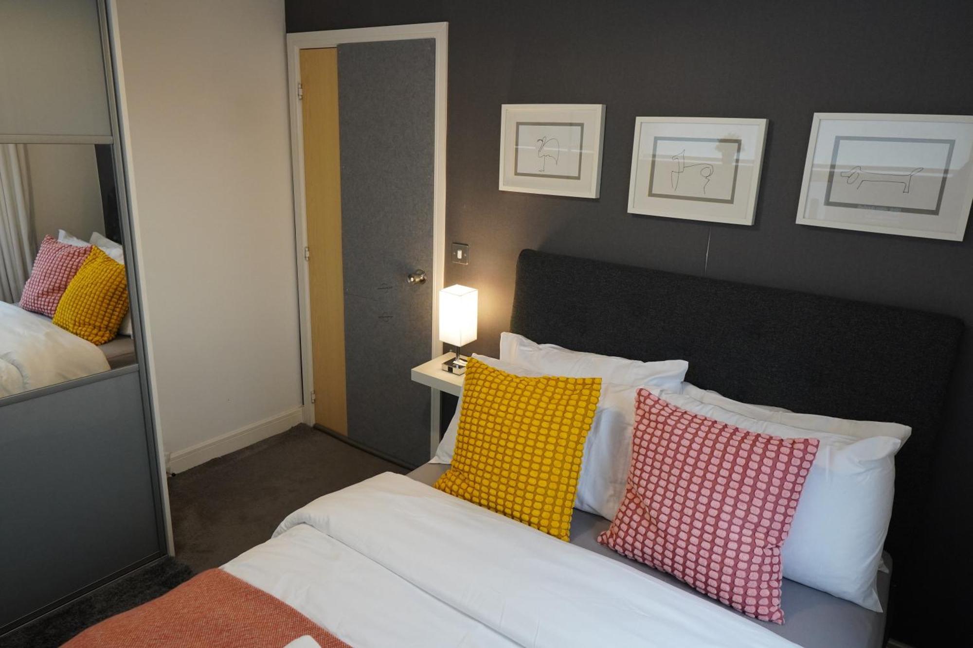 Luxury Rooms - Pick A Room - Free Parking & Kitchen Access, Near Etihad Stadium, The Coop Live & Piccadilly Station, Manchester Exterior photo