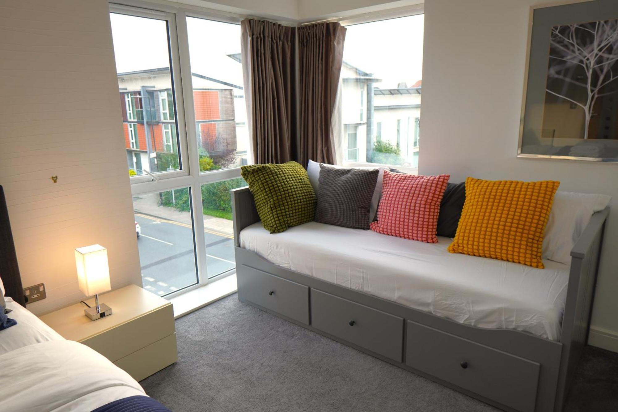 Luxury Rooms - Pick A Room - Free Parking & Kitchen Access, Near Etihad Stadium, The Coop Live & Piccadilly Station, Manchester Exterior photo