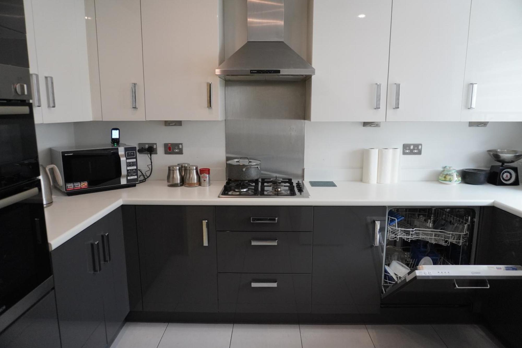 Luxury Rooms - Pick A Room - Free Parking & Kitchen Access, Near Etihad Stadium, The Coop Live & Piccadilly Station, Manchester Exterior photo